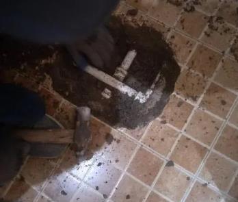 七星卫生间漏水维修公司为您分享下卫生间渗水如何处理及注意事项